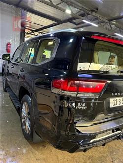 تۆیۆتا لاند کروزەر